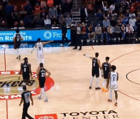 1732594714005027720.gif 开云·体育 kaiyun 官方网站_kaiyun sports-手指三位裁判破口大骂 范弗利特领到5万美元罚单