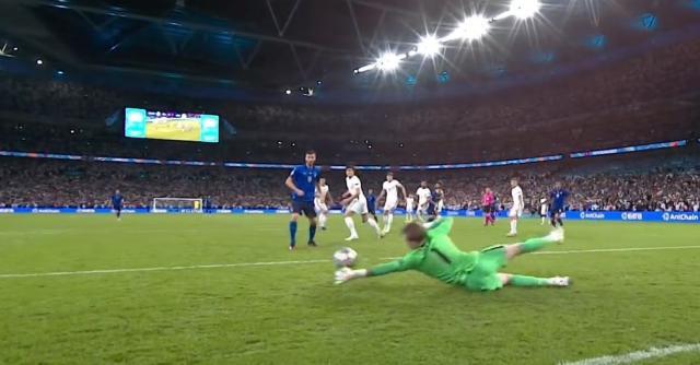 开云·体育 kaiyun 官方网站_kaiyun sports-【欧洲杯】博努奇追平 英格兰3替补失点 意大利夺冠